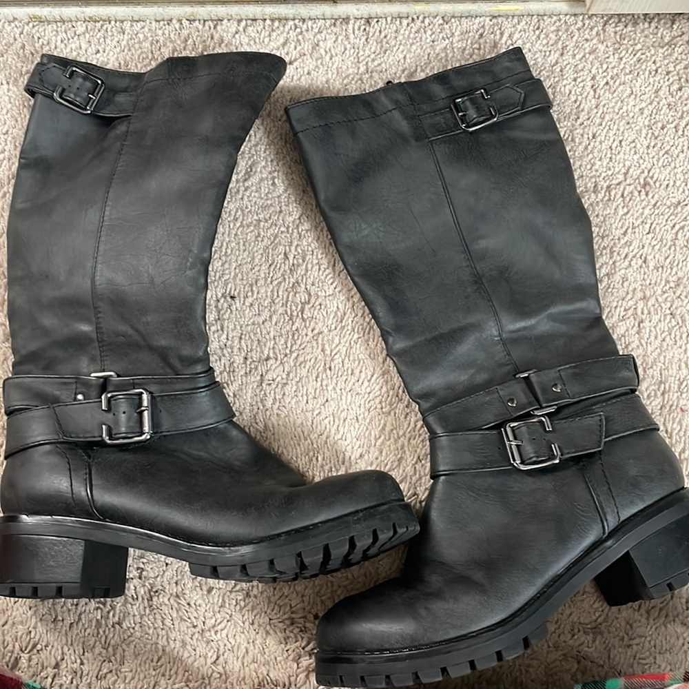 Black Boots